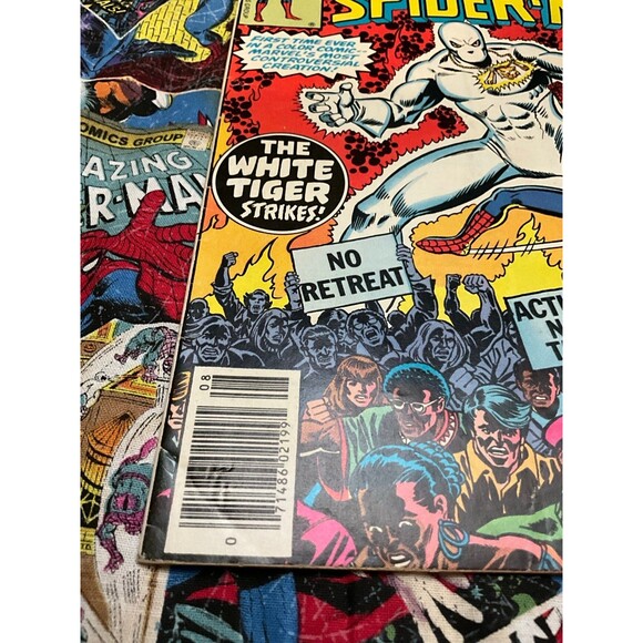 Peter Parker, Spectacular Spider-Man #9 (1977) - White Tiger first. Newsstand - Picture 3 of 5